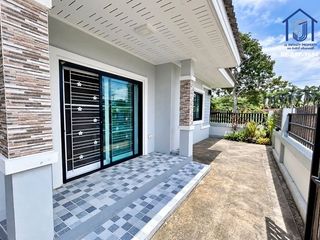 For sale 3 bedrooms house in Si Racha, Chonburi