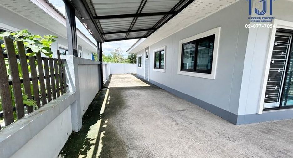 For sale 3 bedrooms house in Si Racha, Chonburi