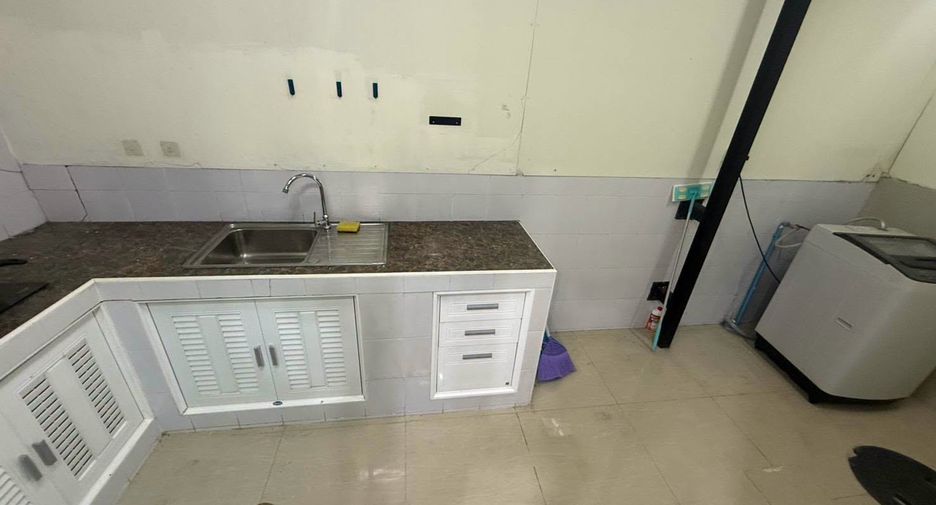 Reihenhaus zur Miete mit 4 Zimmer in Suan Luang, Bangkok