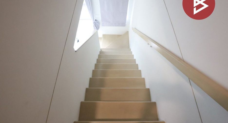 For sale 2 bedrooms townhouse in Mueang Samut Prakan, Samut Prakan