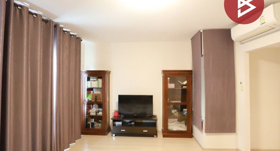 For sale 2 bedrooms townhouse in Mueang Samut Prakan, Samut Prakan