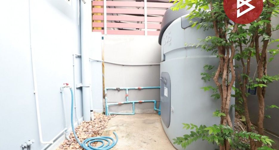 For sale 2 bedrooms townhouse in Mueang Samut Prakan, Samut Prakan