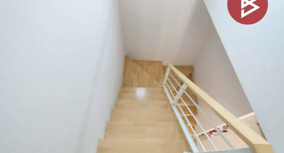 Casa adosada en venta de 2 habitaciones en Bang Sao Thong, Samut Prakan