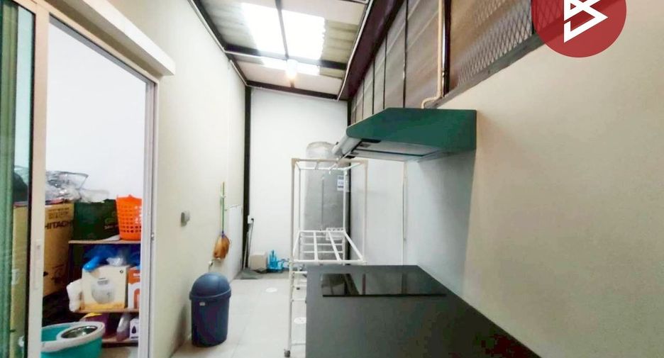Casa adosada en venta de 2 habitaciones en Bang Sao Thong, Samut Prakan