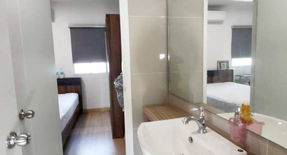 Casa adosada en venta de 2 habitaciones en Bang Sao Thong, Samut Prakan
