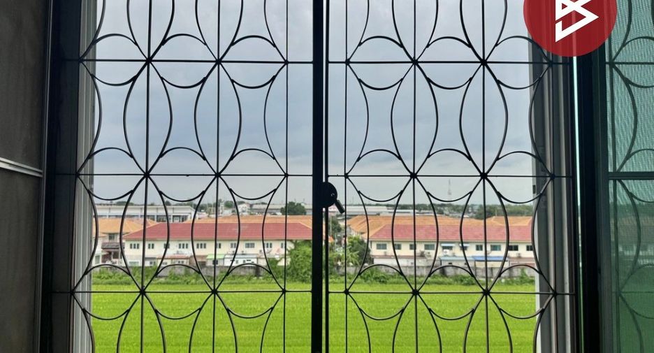 For sale 1 Beds condo in Khlong Sam Wa, Bangkok