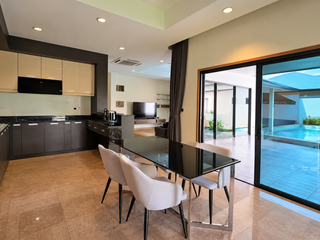 À louer 3 chambres villa à Bang Lamung, Chonburi