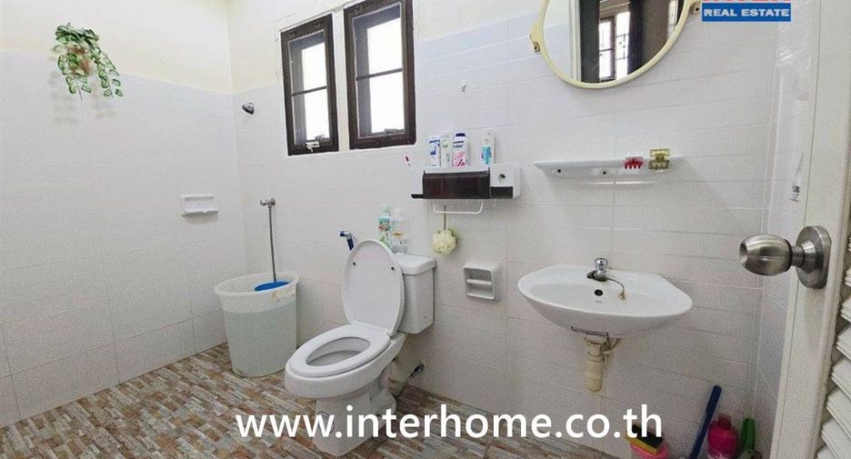 For sale 3 bedrooms townhouse in Khlong Luang, Pathum Thani