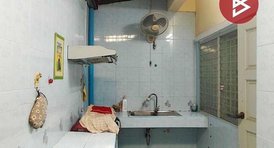 For sale 3 ベッドルーム townhouse in Mueang Samut Sakhon, Samut Sakhon