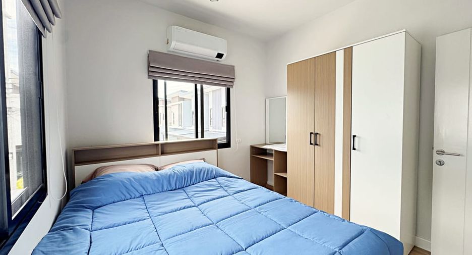 Casa en alquiler de 4 habitaciones en Bang Lamung, Chonburi