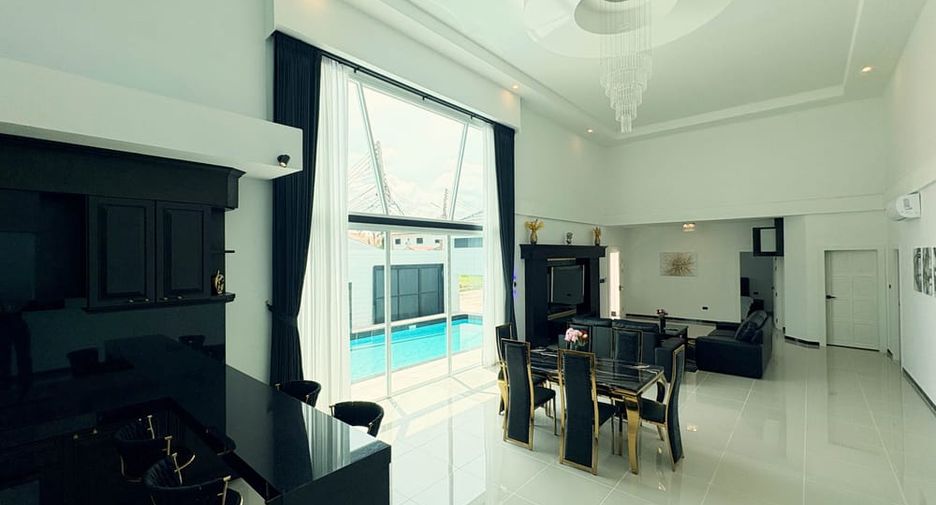 Villa en alquiler y en venta de 6 habitaciones en Bang Lamung, Chonburi