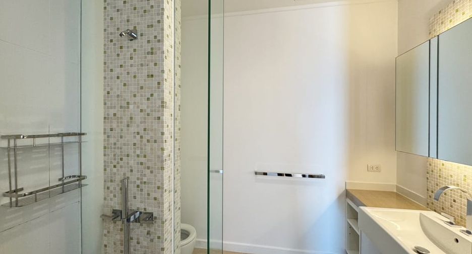 For rent 2 bedrooms condo in Bang Lamung, Chonburi