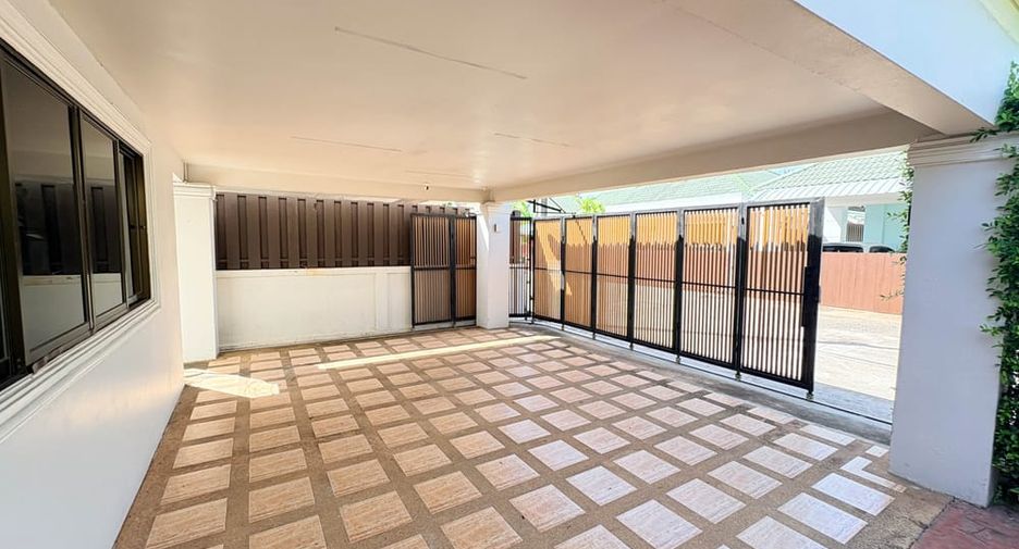 For rent and for sale 3 bedrooms villa in Bang Lamung, Chonburi