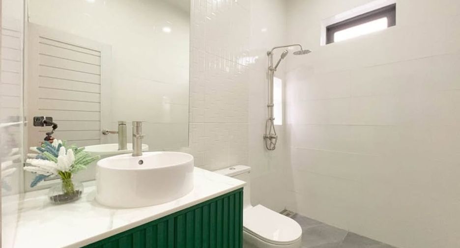 À louer et à vendre 3 chambres villa à Bang Lamung, Chonburi