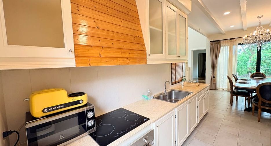 À louer 3 chambres villa à Huay Yai, Pattaya