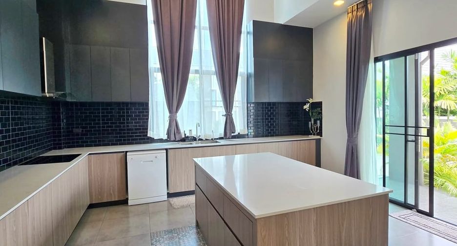 For rent 4 ベッドルーム villa in Bang Lamung, Chonburi