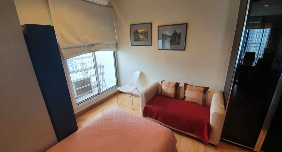 For rent 1 bed condo in Watthana, Bangkok