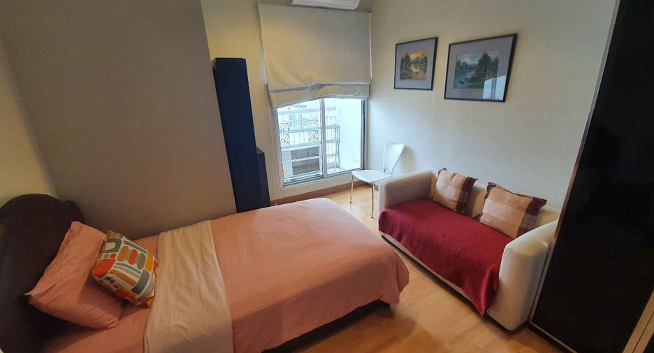 For rent 1 bed condo in Watthana, Bangkok