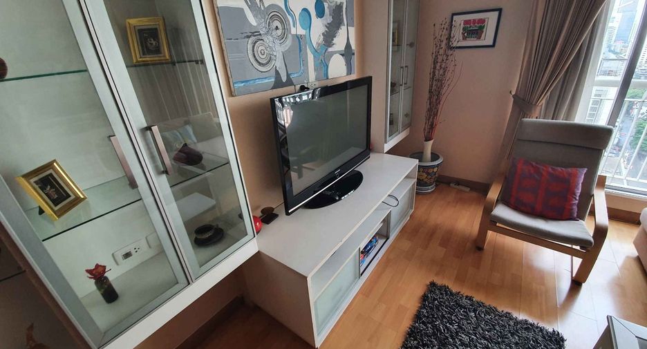 For rent 1 bed condo in Watthana, Bangkok