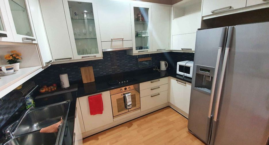 For rent 1 bed condo in Watthana, Bangkok