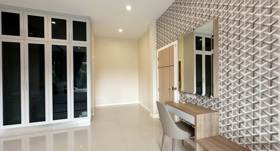 For rent そして for sale 3 ベッドルーム villa in Huay Yai, Pattaya