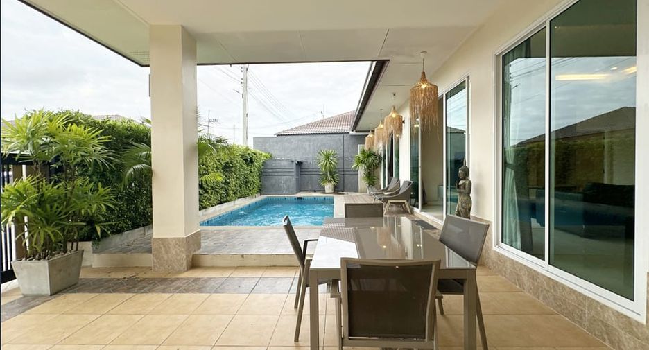 For rent そして for sale 3 ベッドルーム villa in Huay Yai, Pattaya