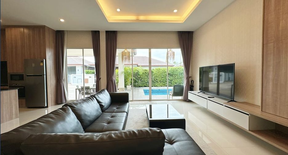 For rent そして for sale 3 ベッドルーム villa in Huay Yai, Pattaya