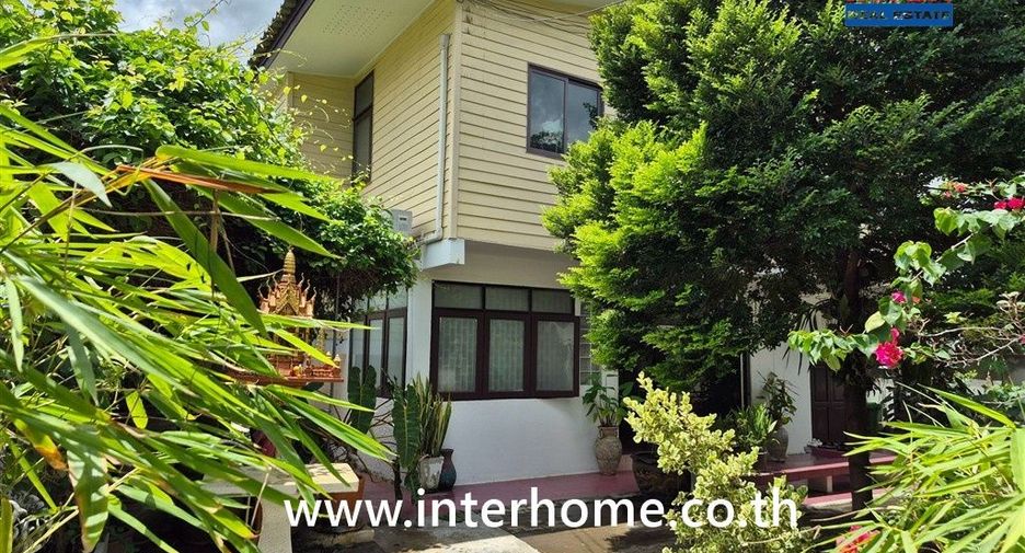 Local comercial en venta de 4 habitaciones en Bangkok Yai, Bangkok