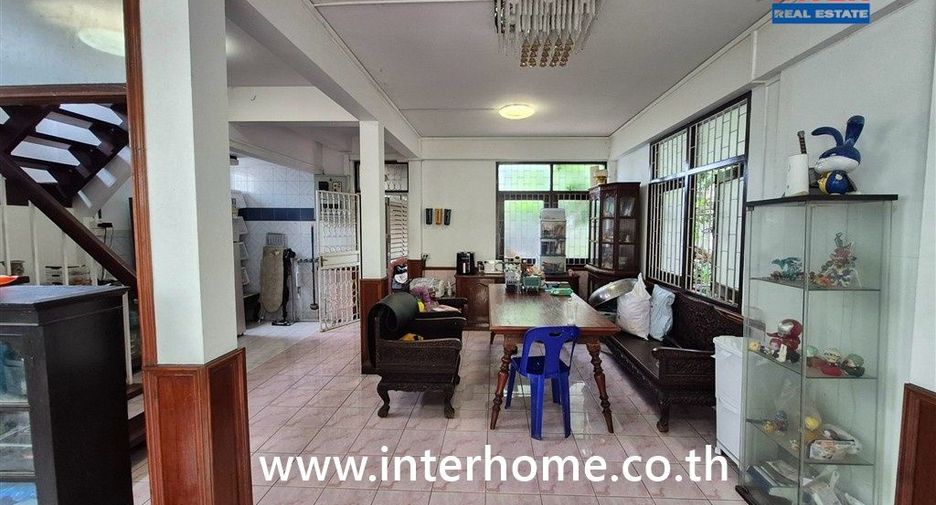 Local comercial en venta de 4 habitaciones en Bangkok Yai, Bangkok