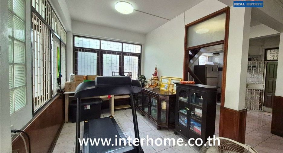 Local comercial en venta de 4 habitaciones en Bangkok Yai, Bangkok