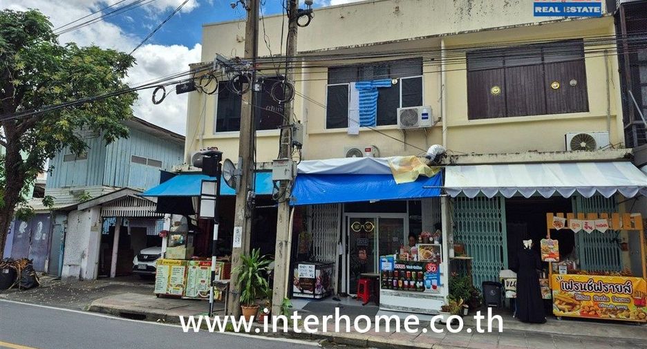 Local comercial en venta de 4 habitaciones en Bangkok Yai, Bangkok