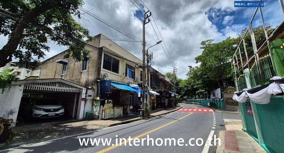 Local comercial en venta de 4 habitaciones en Bangkok Yai, Bangkok