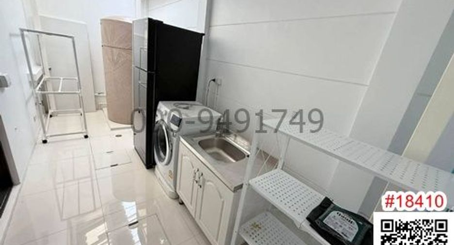 For rent 2 bedrooms townhouse in Sai Mai, Bangkok