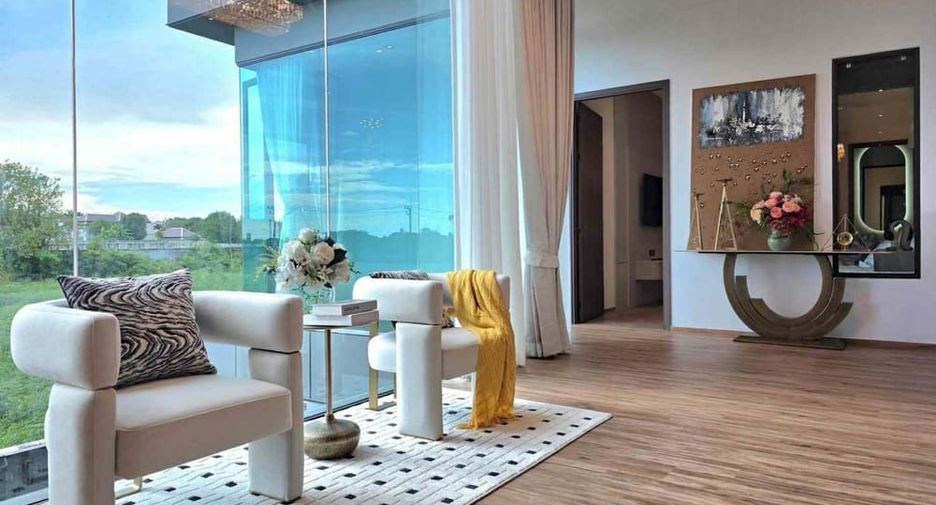 For sale 5 ベッドルーム villa in Bang Lamung, Chonburi