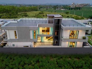 For sale 5 ベッドルーム villa in Bang Lamung, Chonburi