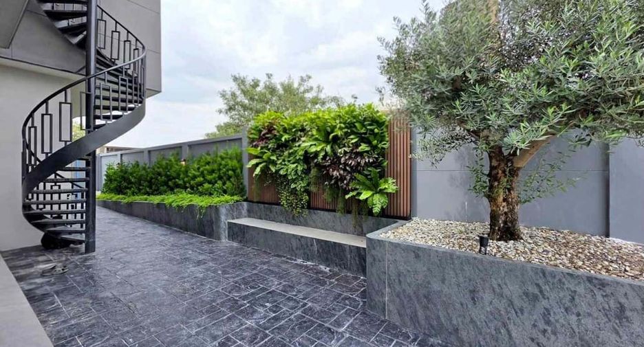 For sale 5 ベッドルーム villa in Bang Lamung, Chonburi
