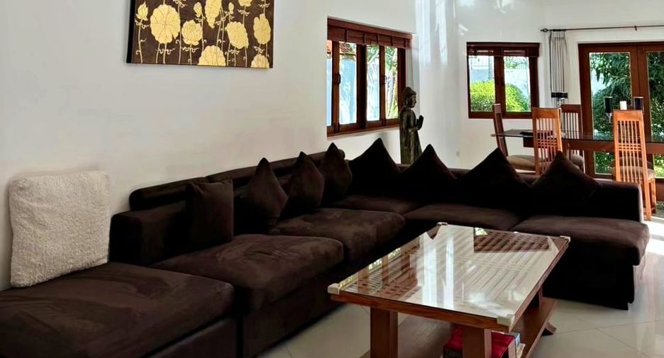 Villa en alquiler de 4 habitaciones en Bang Lamung, Chonburi
