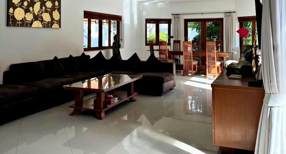 Villa en alquiler de 4 habitaciones en Bang Lamung, Chonburi