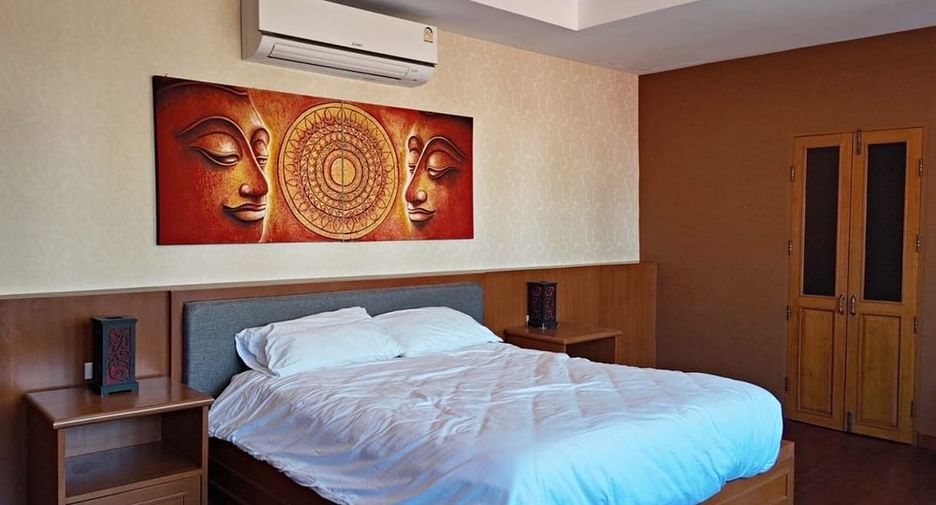 Villa en alquiler de 4 habitaciones en Bang Lamung, Chonburi