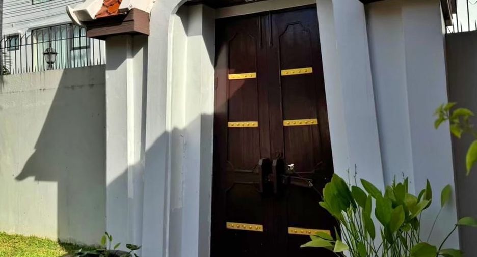 Villa en alquiler de 4 habitaciones en Bang Lamung, Chonburi