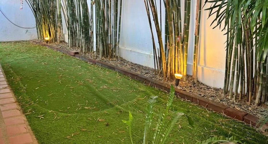Villa en alquiler de 4 habitaciones en Bang Lamung, Chonburi