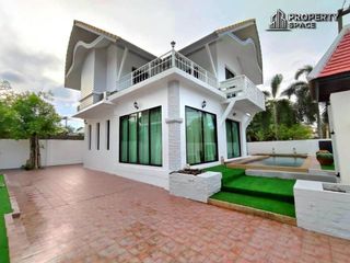 Villa en alquiler de 5 habitaciones en Bang Lamung, Chonburi