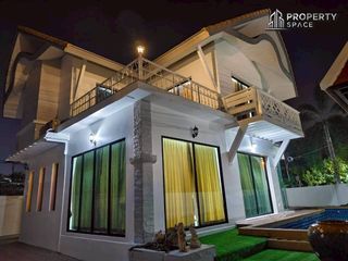 Villa en alquiler de 5 habitaciones en Bang Lamung, Chonburi