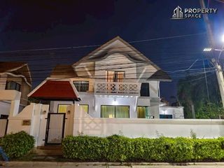 Villa en alquiler de 5 habitaciones en Bang Lamung, Chonburi