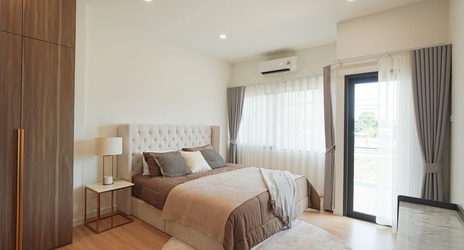 Villa zum Kauf mit 4 Zimmer in Bang Lamung, Chonburi