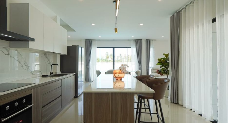 Villa zum Kauf mit 4 Zimmer in Bang Lamung, Chonburi