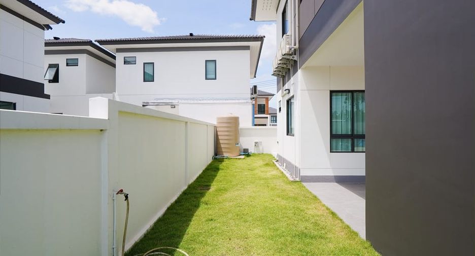 Villa zum Kauf mit 4 Zimmer in Bang Lamung, Chonburi