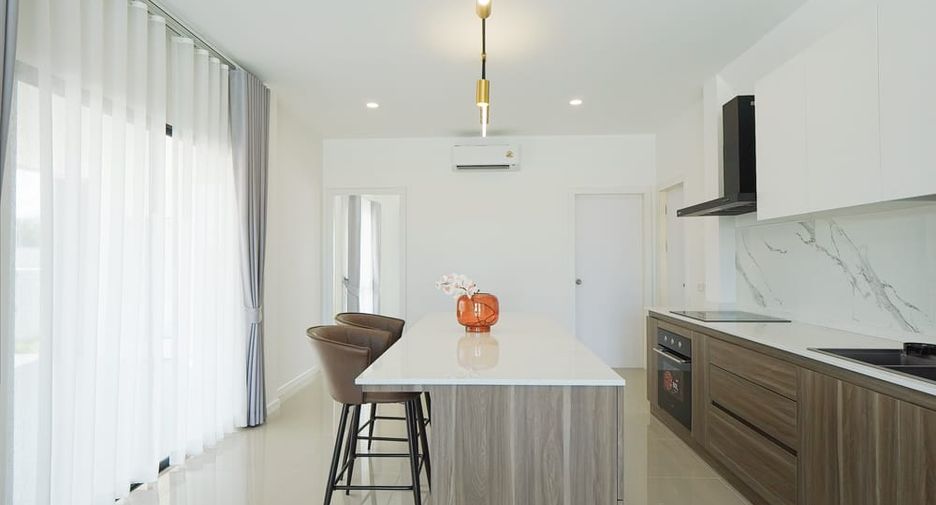 Villa zum Kauf mit 4 Zimmer in Bang Lamung, Chonburi