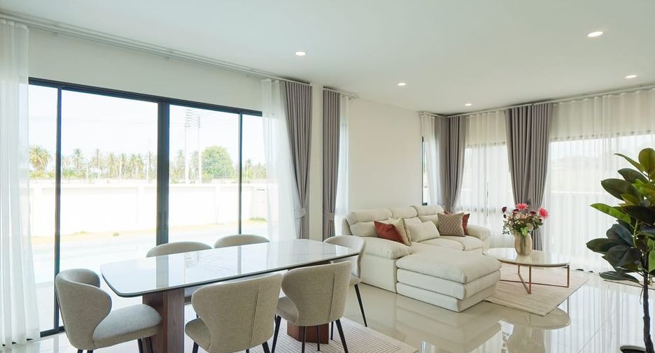 Villa zum Kauf mit 4 Zimmer in Bang Lamung, Chonburi