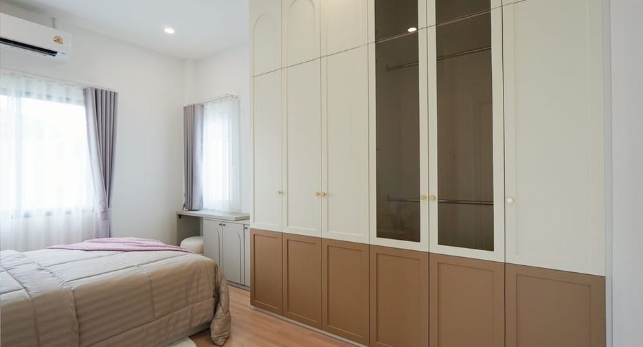 Villa zum Kauf mit 4 Zimmer in Bang Lamung, Chonburi